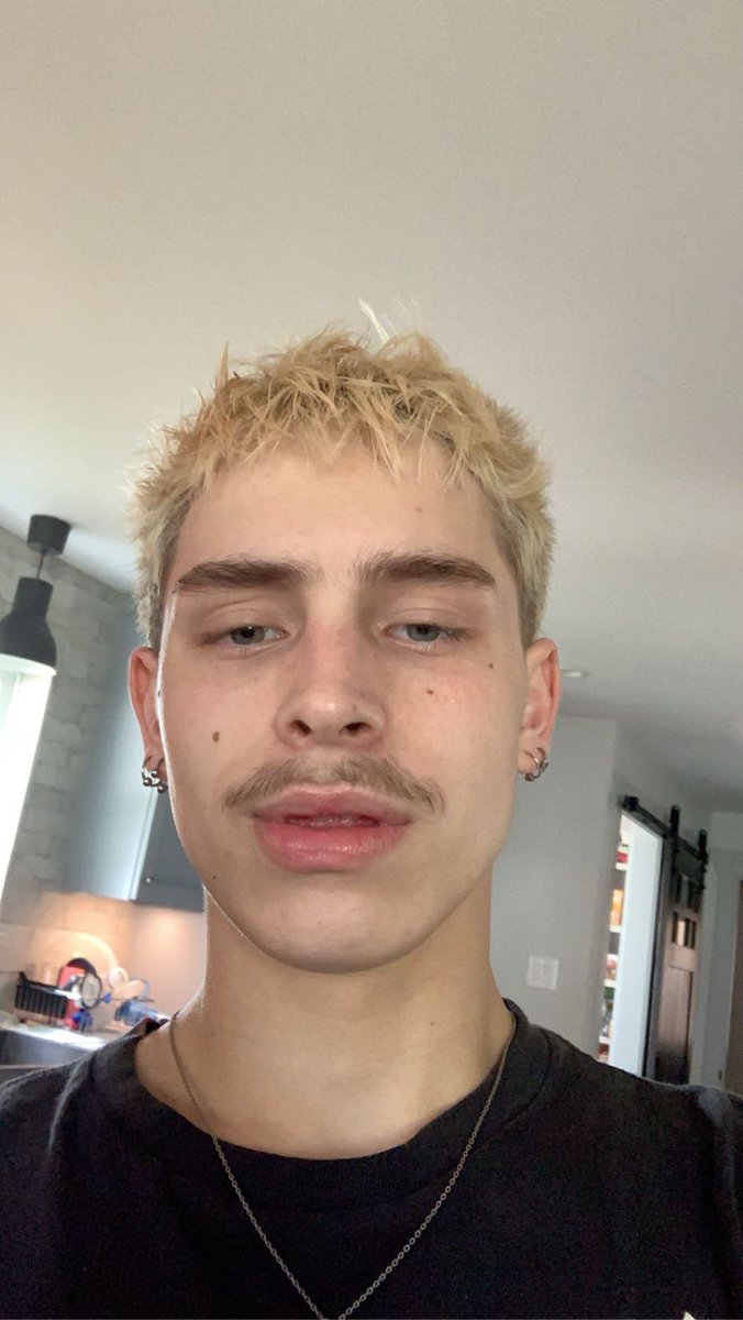 trashhboy420's tweet photo. https://t.co/g54T2S9PEN