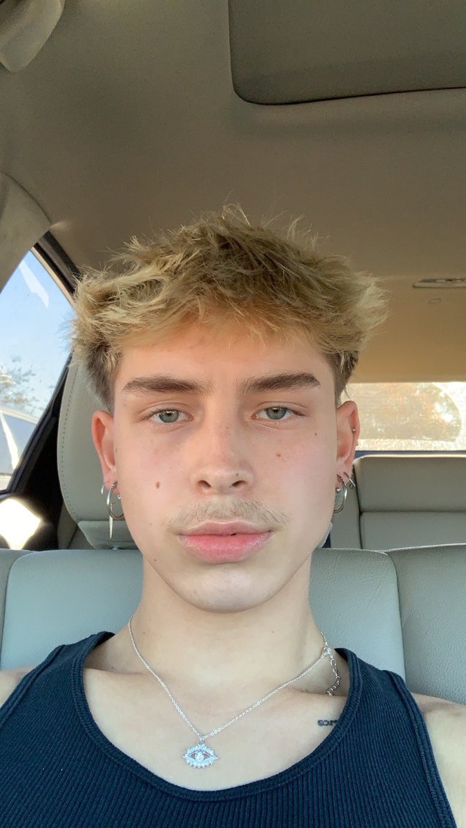 trashhboy420's tweet photo. https://t.co/g54T2S9PEN