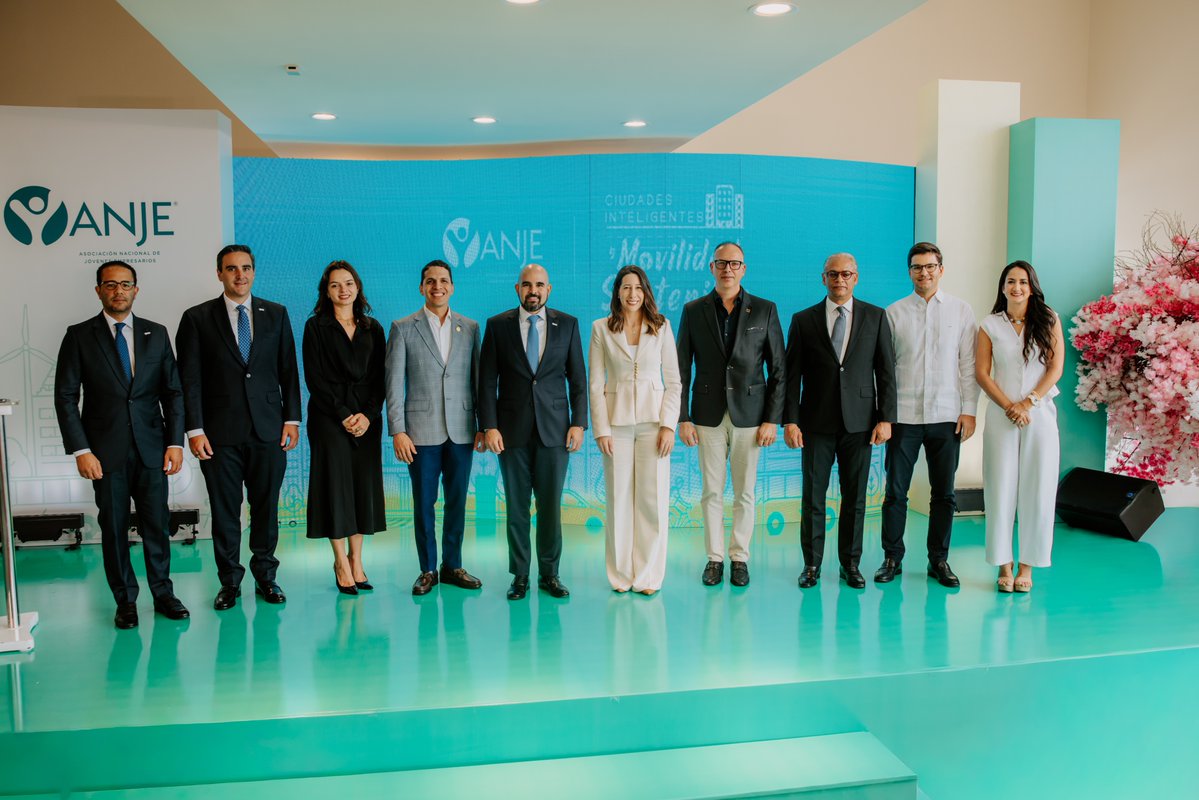 cemdoe's tweet photo. Participamos en la 3.ª edición de Ciudades Inteligentes y Movilidad Sostenible, organizada por @ANJE, donde compartimos nuestra visión sobre cómo la innovación, la tecnología y la integración de los servicios de salud contribuyen a construir ciudades más sostenibles.
#CEMDOE https://t.co/B0DuyIzWCC