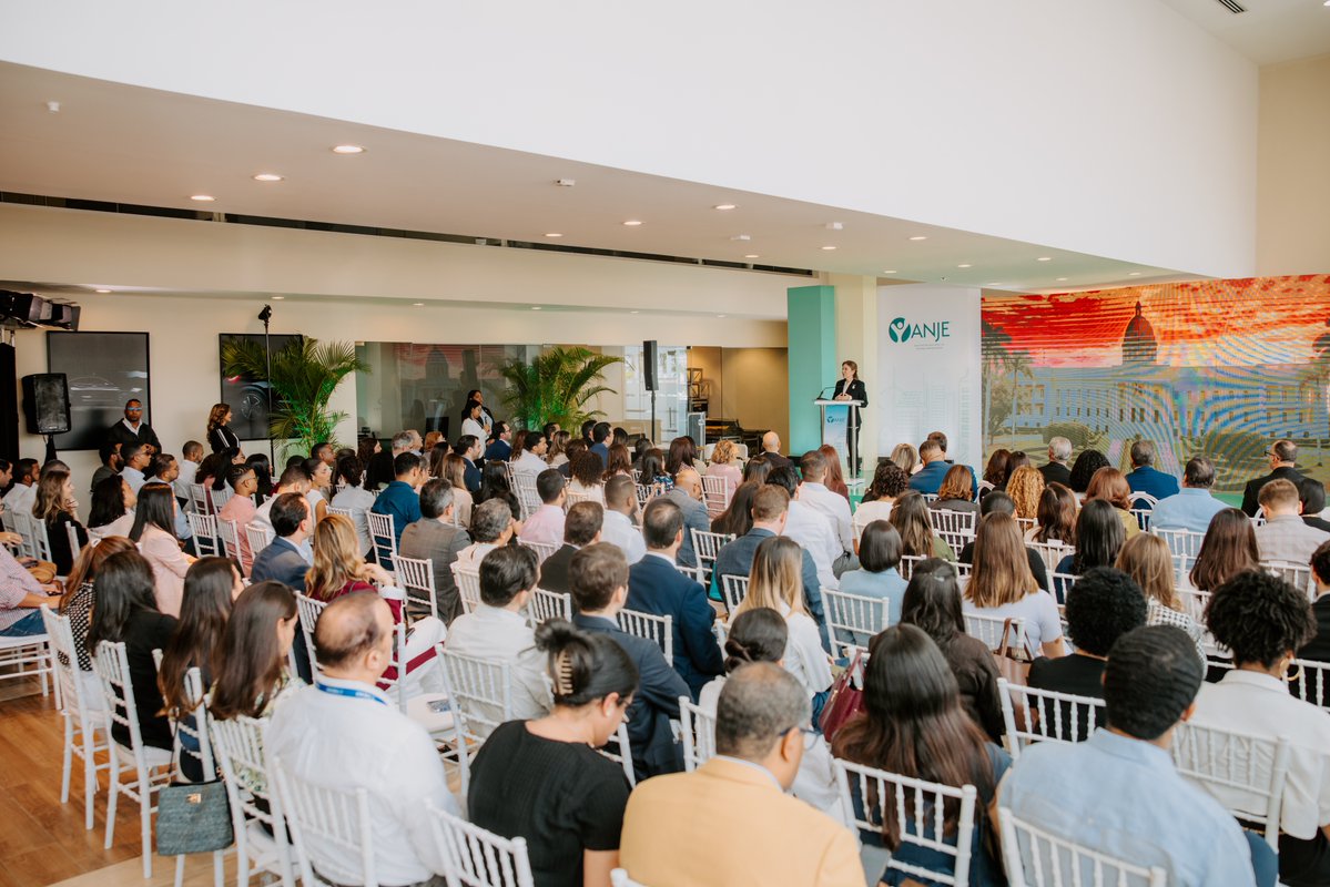 cemdoe's tweet photo. Participamos en la 3.ª edición de Ciudades Inteligentes y Movilidad Sostenible, organizada por @ANJE, donde compartimos nuestra visión sobre cómo la innovación, la tecnología y la integración de los servicios de salud contribuyen a construir ciudades más sostenibles.
#CEMDOE https://t.co/B0DuyIzWCC