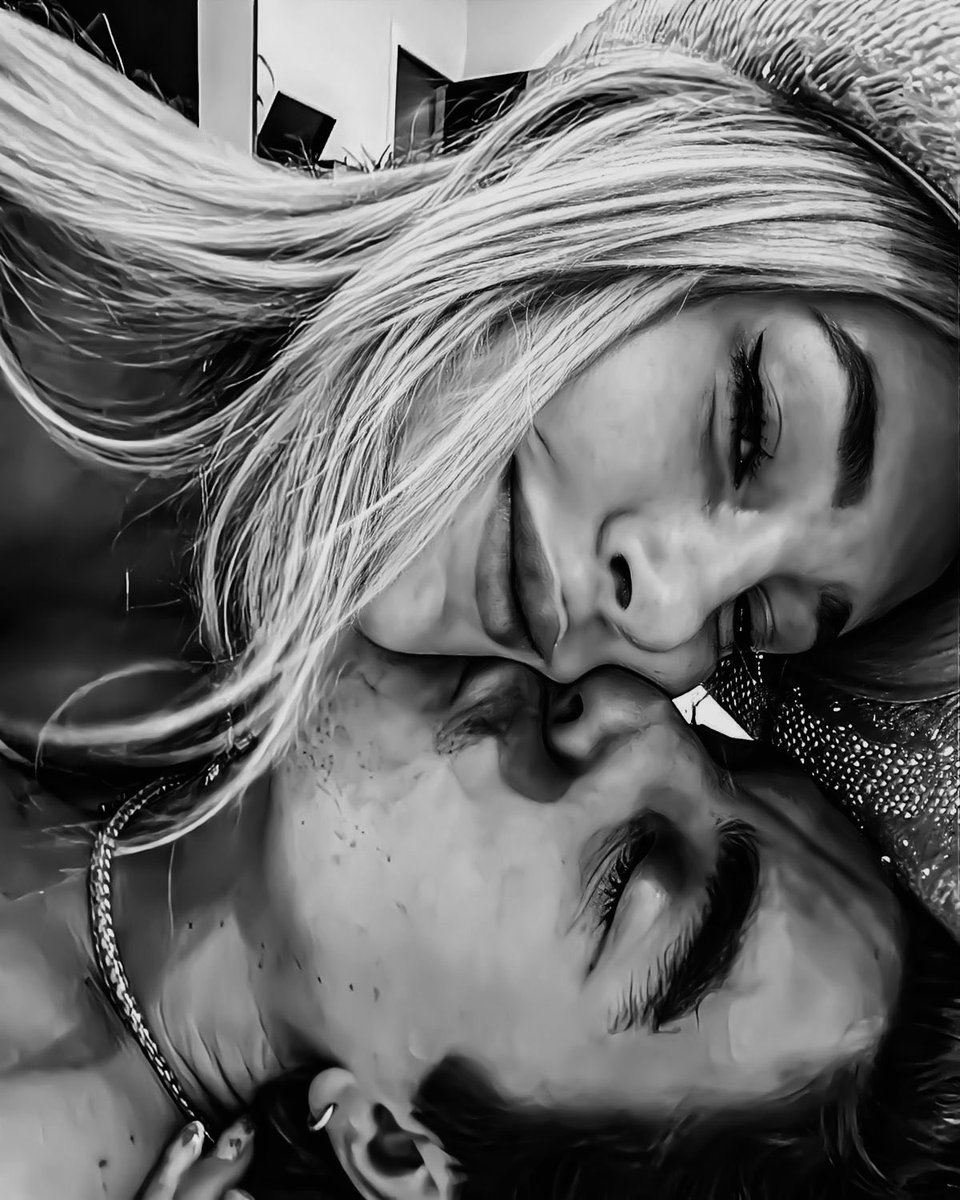 norswathingss's tweet photo. Thank you for being a light in my life, you were the best thing that ever happened to me. I love you so much, my love. https://t.co/tYg1X3oDLg