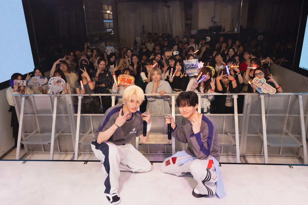 Hana_yuluna34's tweet photo. 829の思い出✨️(すっごい時差🙏)
パフォーマンスも素敵過ぎて楽しかったなぁ♪
「You&i」また聴きたいけどもう聴ける機会ないのかな?🥲
うちわいっぱい褒めてくれて幸せだし
お手紙まで褒めてくれるのも優しい☺️
いっぱい仲良くなれて嬉しいよぉ🥹
ありがとう♪
#YOUR
#YOUOUR https://t.co/e12McP4oOJ