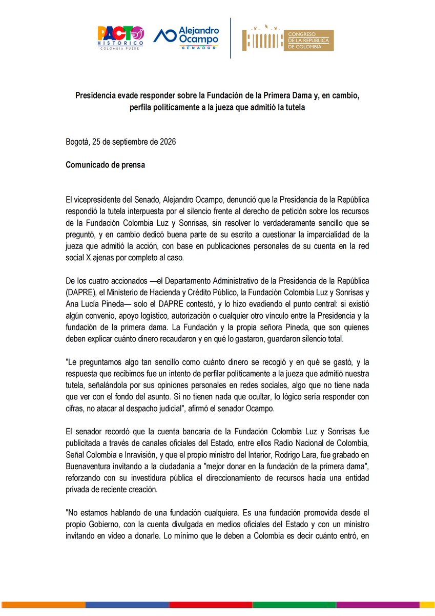 alejoocampog's tweet photo. Le preguntamos algo sencillo: ¿cuánto dinero recaudó la fundación de la primera dama? Su respuesta a la tutela fue perfilar a la jueza que la admitió.
Ni el @MinHacienda, ni la Fundación, ni Ana Lucía Pineda contestaron.
Y el ministro @MinInterior @Rodrigo_Lara_ en Buenaventura: "mejor donar en la fundación de la primera dama". ¿Qué esconden?