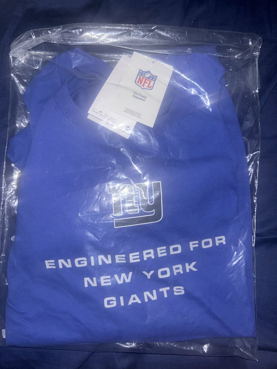 kingmez_'s tweet photo. Salute to @_the6thman & @ToNYKX_ for this awesome #BigBlue apparel. Always looking out for its community 💯. Two of the most genuine people in the game and showing tons of love. Thank you 🙏🏼 . #FanAdvisoryNetWork https://t.co/NWS1LpT5cL
