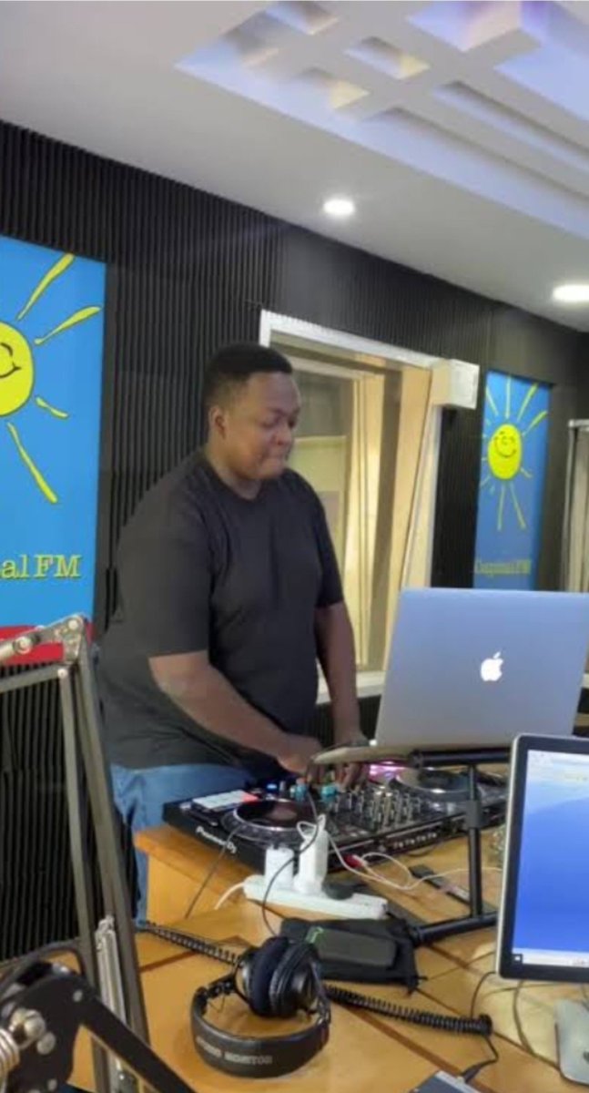 _ronald_muyanja's tweet photo. From the old Kisementi/Kamwokya spot to the new home in Naguru.
The wheels of steel didnβt miss a beat.
#DanceForce and #GoodVibesRadioUG still running the night.
#RuffCuts with the same vibe, now cooming soon from Next Media Park.
@DJWilUg | @DjNyowe |@nextmediaug |@KKariisa https://t.co/bJXz52c3AN
