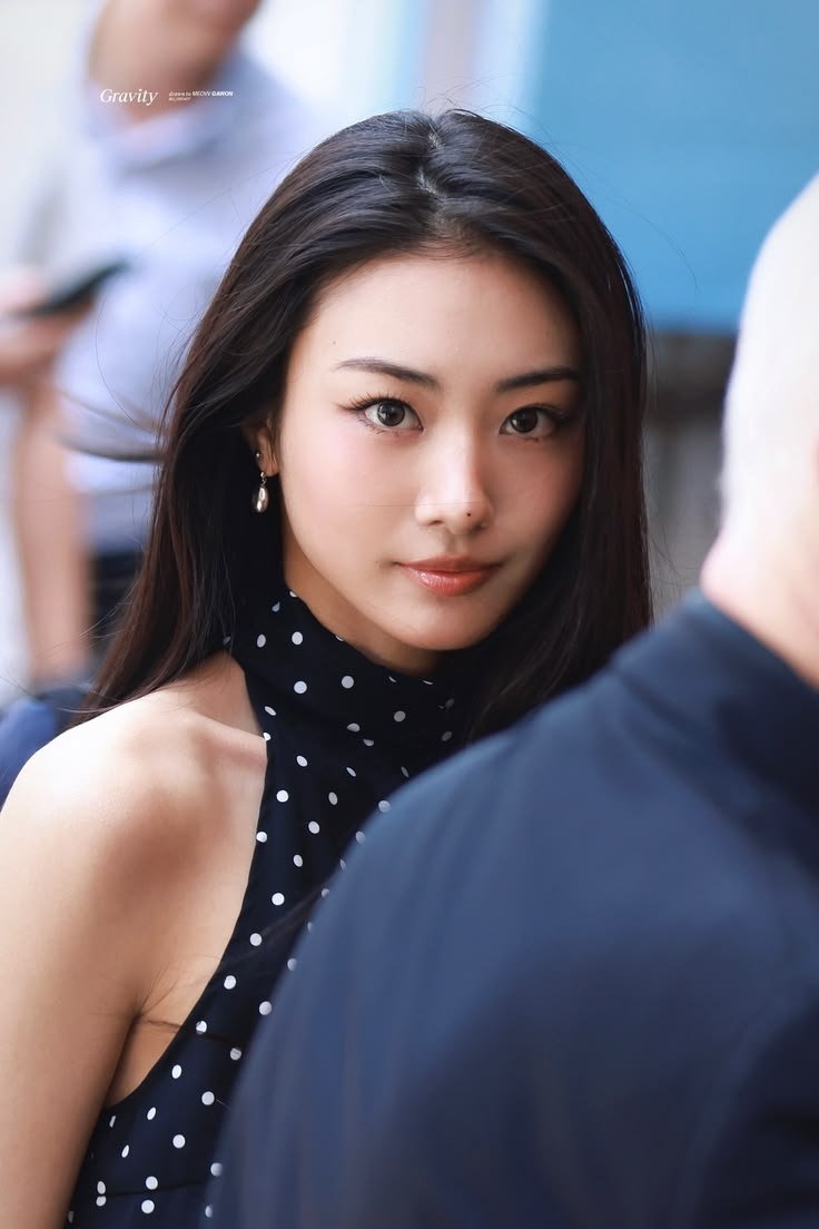 hitnnie's tweet photo. i've always thought of her that way! her beauty is so unique and striking just like those 90s hong kong actresses. she has such a distinct vibe https://t.co/J6EWZQaf3e