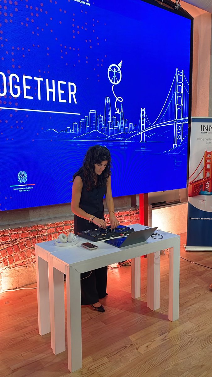 HKrackDev's tweet photo. Last night I had my premiere 🎷 with my favorite DJ and partner @lidia_schwarz at @innovitsf 🎶🫶🏻 https://t.co/XneCMbOF49