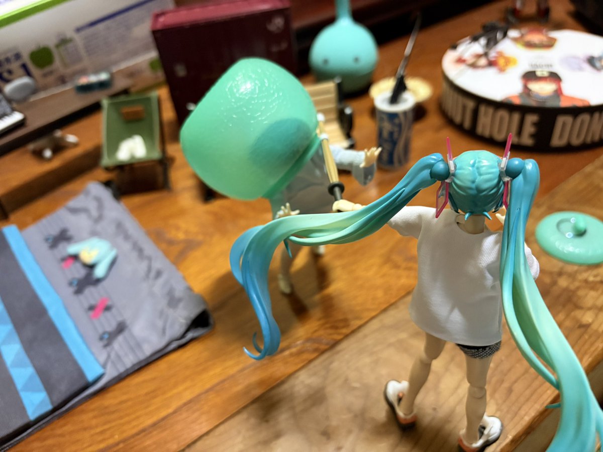 Hatsune01_love's tweet photo. リーペのおバカ集
①スナイパーの邪魔した
②驚かせようとして返り討ち
③イタズラしてやり返される
④甘党をバカにした
#figmaster https://t.co/dZGUAubUAP