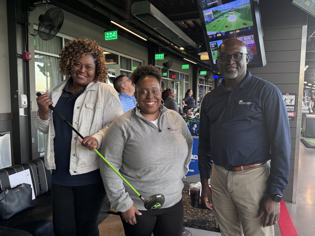 ESFCU's tweet photo. Our Ambassadors enjoyed their evening at the Maryland|DC Credit Union Association’s Suburban Chapter Golf Fundraiser, benefiting Children’s Miracle Network.

We appreciated the opportunity to support a meaningful cause and spend time as a team while giving back to the community. https://t.co/XJMb0cVajU