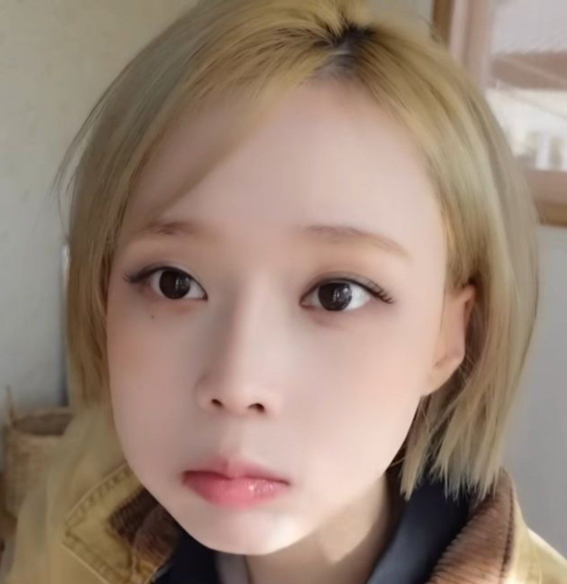 lisamjeong's tweet photo. winter and pponyo having the exact same boba eyes, the apple really didn’t fall far from the tree 🥹🥹 https://t.co/9K2iTwWtmM