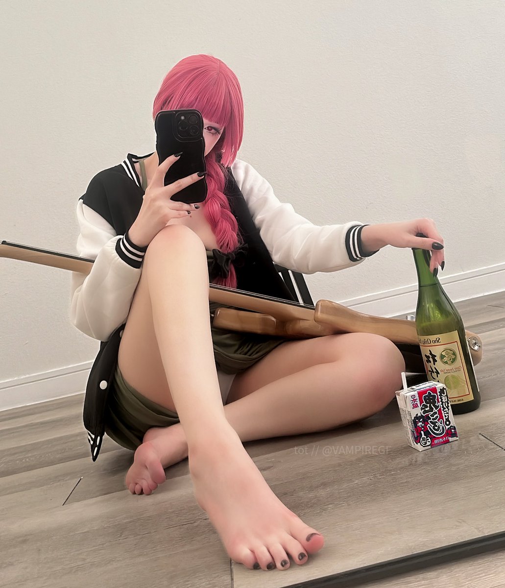 VAMPlREGF's tweet photo. kikuri hiroi cosplay https://t.co/704dyQ28Hq