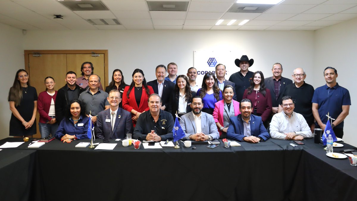 CoparmexCUU's tweet photo. 🌎🤝 ¡Nueva alianza empresarial! 

Junto a @CoparmexCuauhte firmamos un acuerdo con la Cámara de Comercio Hispana de Albuquerque para impulsar negocios e inversión, con apoyo de nuestra Comisión de Asuntos Internacionales y el Municipio. 🇲🇽🇺🇸📈 https://t.co/0g2wIm63QN