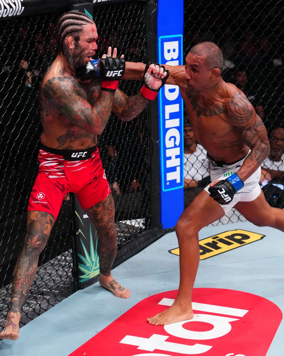 He’s been on a roll 👏

@​BarcelosRaoni will look to add to his win streak with a dominant performance in the main event!

[ #UFCVegas121 | SEP 26 | 8pmET | LIV