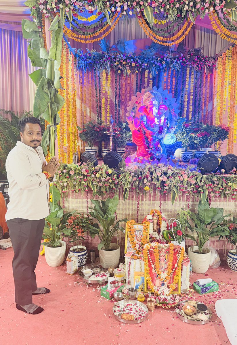 MukulGuptaBJP's tweet photo. आप सभी को पावन पर्व 'अनंत चतुर्दशी' की हार्दिक शुभकामनाएँ। सृष्टि के पालनहार भगवान श्री विष्णु जी एवं विघ्नहर्ता भगवान श्री गणेश जी सभी को सुख-समृद्धि, आरोग्यता व यश प्रदान कर��ं, यही मंगलकामना है।🚩🙏🏻 https://t.co/mJxo1Hc5Xf
