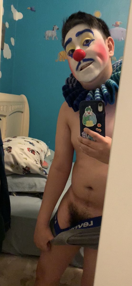 FoolFrobo99587's tweet photo. What slutty clown things should I do next? https://t.co/vqlsFFH1ee