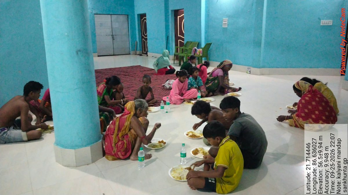 DM_Mayurbhanj's tweet photo. ମୟୂରଭଞ୍ଜ ଜିଲ୍ଲାର ବିଭିନ୍ନ ଆଶ୍ରୟସ୍ଥଳୀରେ ସୁରକ୍ଷିତ ଭାବେ ରହୁଥିବା ପ୍ରଭାବିତ ଜନସାଧାରଣଙ୍କୁ ପ୍ରଶାସନ ପକ୍ଷରୁ ରାତ୍ରି ଭୋଜନ ପ୍ରଦାନ କରାଯାଉଛି । ଆଶ୍ରୟସ୍ଥଳୀଗୁଡ଼ିକରେ ରହୁଥିବା ସମସ୍ତଙ୍କ ପାଇଁ ଆବଶ୍ୟକ ଖାଦ୍ୟ ଯୋଗାଣ ବ୍ୟବସ୍ଥା ନିରନ୍ତର ଜାରି ରହିଛି ।
#Mayurbhanj #FloodResponse #DisasterManagement #OdishaPolitics https://t.co/DKK6xm7a8A
