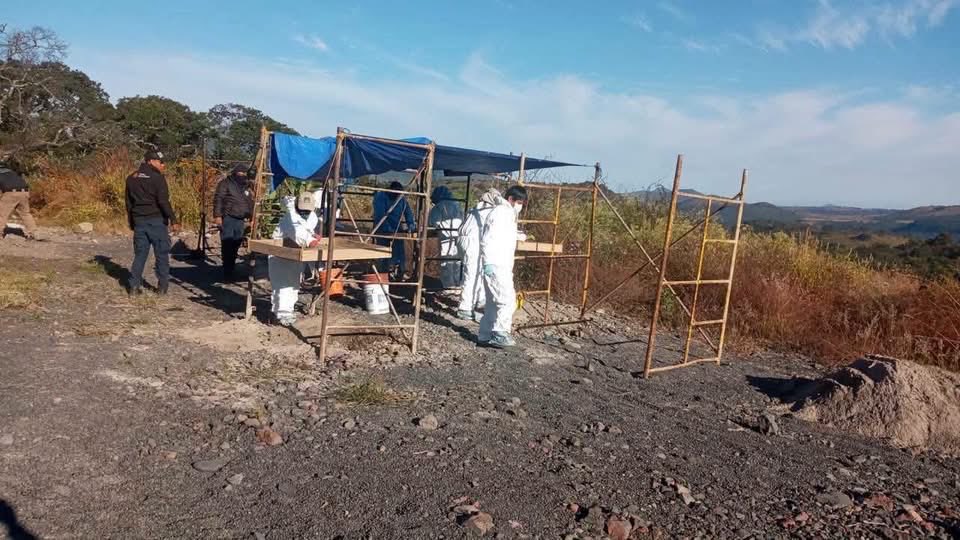 Alexis33kkk's tweet photo. @lobonegro1727 @Chescan4 Andele pues wey en la primera imagen se mira el cerro de villa jimenez esta alado de zacapu mira esto tambien es montaje ? https://t.co/iDHfWbQacn