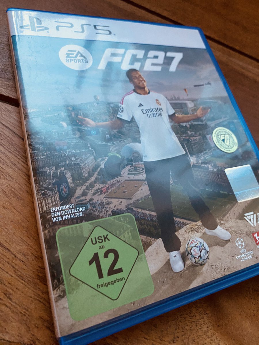 Jolte1904's tweet photo. Selten so wenig überzeugt gewesen, wie dieses Mal. 

Ein Season Update à la PES hätte mir völlig gereicht – und genau genommen ist es das auch. Nur: PES damals 29,99 €, FC27 heute 69,99 € 😬

#fc27 https://t.co/rCDA5DPtbV