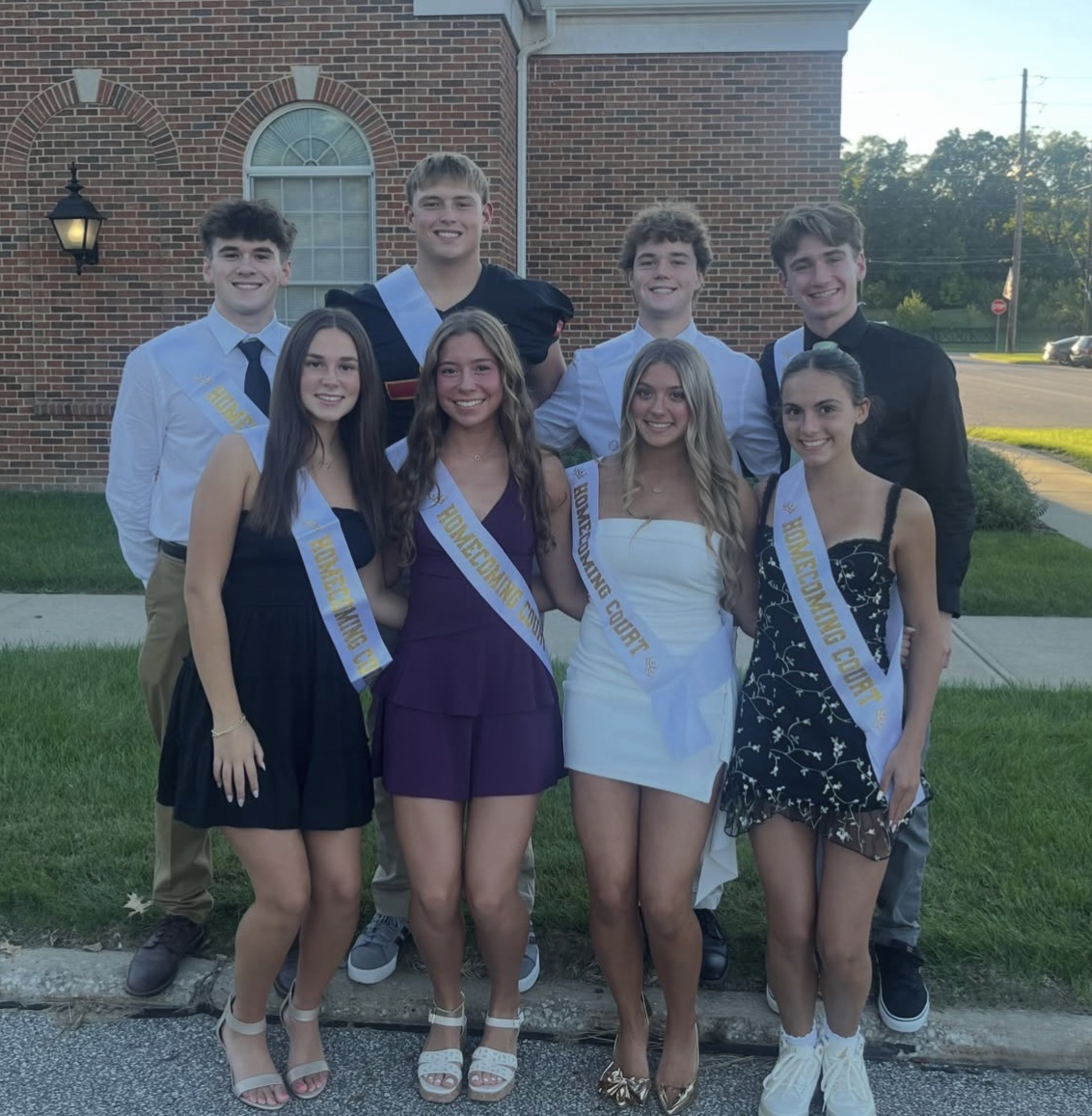 bbhcsd's tweet photo. Highlights from the annual Homecoming Parade and Bonfire! 🏈🎶Tonight's Homecoming Game against Mayfield HS will kickoff at 7 pm at BBHHS and will include a special halftime performance featuring the Marching Bees and Alumni Band! Go BEES! 🐝 https://t.co/KqC91yhIa1
