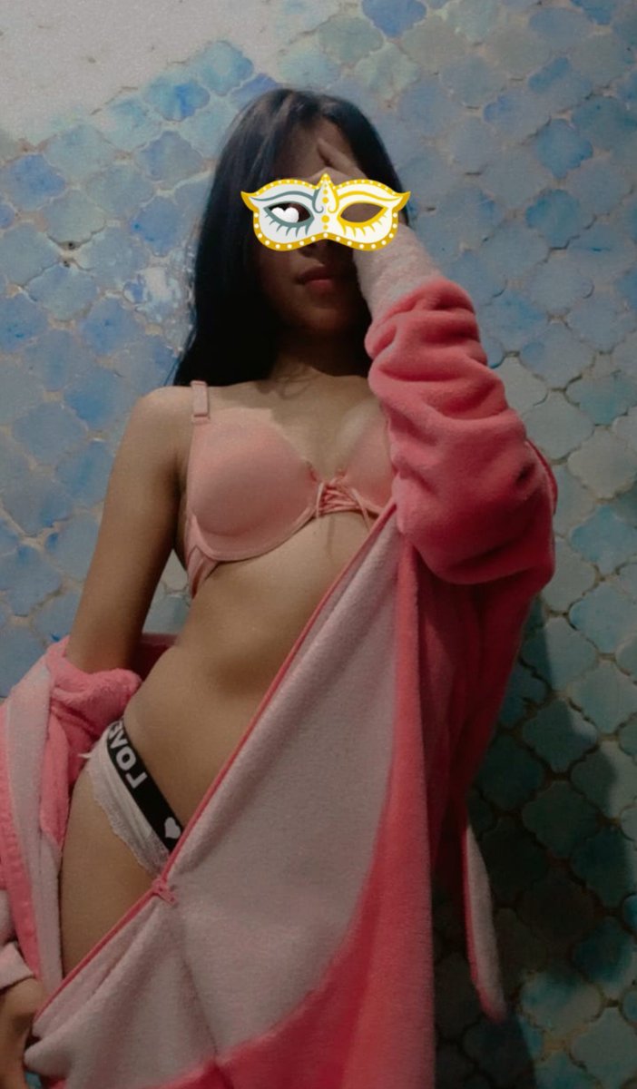 AdrianaFlo36520's tweet photo. Una más solo porque salí bien sexy. (Si la ve mi novio se va enojar) https://t.co/eHz1MGcIeA
