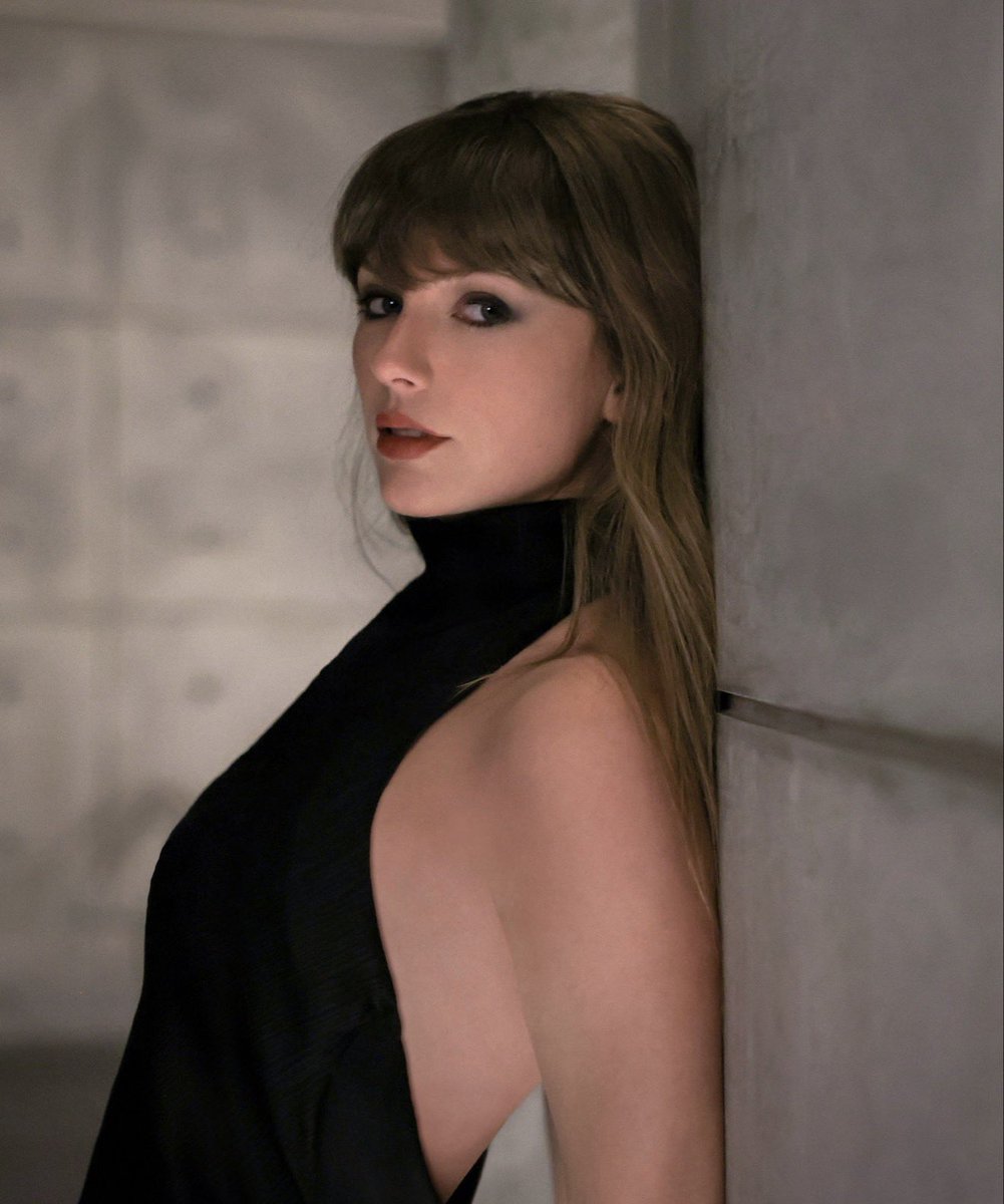 poptime's tweet photo. Pitchfork compartilha entrevista recente de Todd Rundgren dizendo que Taylor Swift ‘não faz nada particularmente ótimo, exceto crescer cabelo’:

“Ela não é uma grande cantora. Ela não é uma grande compositora. Ela não é uma grande dançarina.”, disse o músico. https://t.co/gRIlf8qa1W