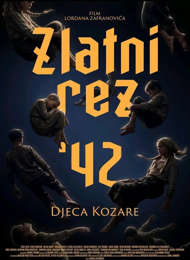 SajtZicer's tweet photo. Zafranović: Ovaj posljednji film koji sam radio... Ne samo da znam da će izazvati ogromne probleme, nego znam i da će me nazivati najpogrdnijim riječima, i to upravo moji ljudi. A ja sam film radio upravo za njih.
Novinar: Da, bićete nazvani srpskim propagandistom?
Zafranović: Ja sam film radio za svoj narod, za Hrvate. Jednostavno, želim da vide šta rade, šta znači taj poklič „Za dom spremni“, šta stoji iza toga i kakvo se zlo u njemu krije.
Novinar: Kako kažu Vaši glumci, to je bilo čudovišno zlo.
Zafranović: Nepojmljivo zlo. Nešto zbog čega ste se, kada ste sve to saznali i vidjeli, postidjeli što pripadam ljudskoj vrsti. Postidjeli ste se što ste čovjek.
Novinar: Da li ste videli Jasenovac?
Zafranović: Da. Bilo me je stid.
Novinar: Kada?
Zafranović: Kada sam prvi put obišao Jasenovac. Tada sam shvatio da sve što sam naučio, sav autoritet koji sam stekao i sve što sam postigao moram staviti u službu istraživanja tog zla. Jer, to zlo nije negdje daleko. Ono je ovdje, u mom dvorištu. To je radio moj susjed. To su bili obični ljudi, nisu se rodili kao zlikovci. Postali su monstrumi pod određenim okolnostima, a upravo te okolnosti film istražuje.
Kako se od sasvim običnog čovjeka, mirnog susjeda, pametnog i pristojnog čovjeka koji s tobom pije kafu u kafani, stvara ubica? Kako se taj čovjek odjednom uspravi i kaže: „Došlo je naše vrijeme“?
Šta znači ta rečenica: „Došlo je naše vrijeme“? Tada sve počinje. Zatim država donese zakone po kojima takav pojedinac može da ubija bez ikakvih posljedica. Nema sankcija. Rasni zakoni daju mu osjećaj dozvole.
I onda ubijanje postaje uživanje, gotovo poput lova na divljač. Zanimljivo je kako, čim država donese takve zakone, mnogi ljudi osjete slobodu da postanu ubice.
Ne ubija on samo zbog ideologije. On pljačka. Gramzivost je duboko usađena u čovjeka. Nevjerovatno je koliko ljudi žele da prisvoje sve što mogu i gdje god mogu. A kada im se širom otvore vrata, spremni su da uklone svakoga ko im stoji na putu. Ako imaju državnu dozvolu, to ide još lakše. Nema sankcija. Nema kazne. Naprotiv – takav čovjek često postaje heroj i dobija ordenje.
---
Veličanstveni Lordan Zafranović završio je svoj dugoočekivani igrani film „Zlatni rez 42: Djeca Kozare“. Ovo monumentalno ostvarenje o stradanju srpske dece i anatomiji zla u koncentracionom logoru Jasenovac imaće svoju veliku svečanu premijeru 2. oktobra u Plavoj dvorani Sava Centra, čime će zvanično biti otvoren ovogodišnji 53. FEST.
Beskompromisni umetnički krik i filmsko svedočanstvo o „anatomiji zla“ koje je autor pripremao decenijama.