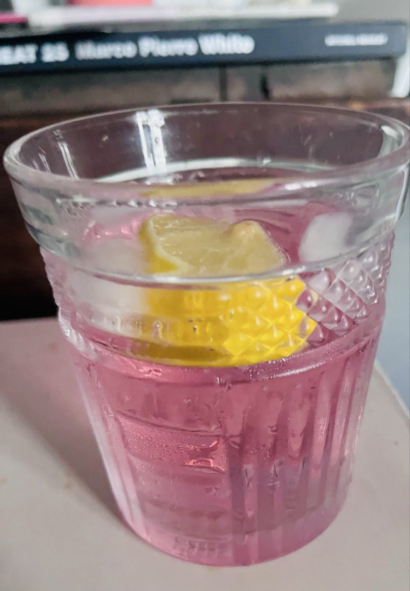 AmandaHLondon's tweet photo. Rhubarb Gin & Tonic tonight
#CocktailHour https://t.co/MiQuOtYpaz