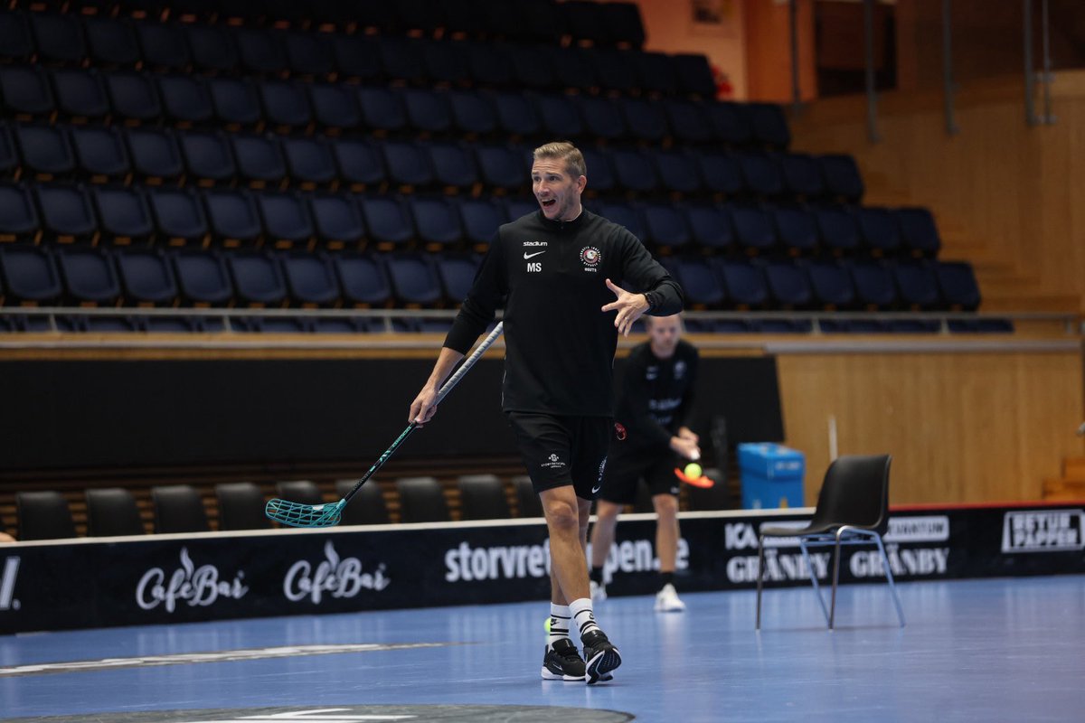 StorvretaIBK's tweet photo. Sista passen inför lördagens hemmamatcher ✅🦅
Lördag 26 september tar damerna emot Lund 14:00 och sen möter herrarna Pixbo 17:30 - båda fighter i IFU Arena🏟️
Säkra dina platser via länken nu👏
#viärvreta #SSLse #innebandy #ViÄlskarInnebandy
https://t.co/9MSahVI5QO https://t.co/HXaIPbUDXy