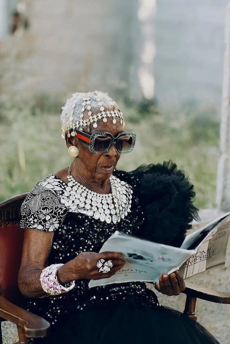 AFRICREATIVES01's tweet photo. Meet Margret Chola 🇿🇲✨

The Zambian grandmother redefining style across generations.

Bold looks. Fearless self-expression. A reminder that creativity has no age limit.

#AFRICREATIVES https://t.co/YrBolGR7q1