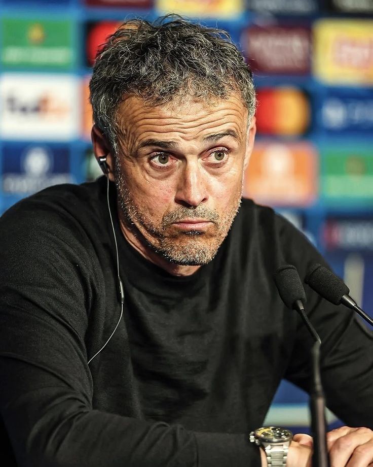 SecomzyEmy8e's tweet photo. 🚨🇫🇷 LUIS ENRIQUE: “KYLIAN MBAPPÉ WAS THE PROBLEM AT PSG.” 😳

🗣️ Luis Enrique:

“People talk about the 40 goals, but football is not only about one player scoring 40 goals.

Sometimes it is better to have four players pressing, defending, creating and sharing the goals than one player scoring everything.

And look at what happened after Kylian left.

PSG have won two Champions League trophies back-to-back without him. That tells you something.

At Real Madrid, the expectations are completely different. He joined one of the biggest clubs in the world expecting to compete for everything, yet he has gone trophyless so far.

Kylian is an incredible individual talent, but football is a team sport. You cannot build an entire system around one superstar and expect everything to work automatically.

Give me four players willing to sacrifice for the team over one player chasing 40 goals.

The team always comes first.” 🔥⚽️