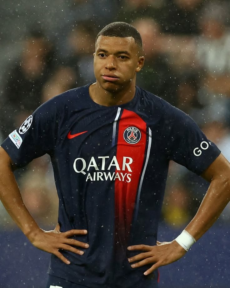 SecomzyEmy8e's tweet photo. 🚨🇫🇷 LUIS ENRIQUE: “KYLIAN MBAPPÉ WAS THE PROBLEM AT PSG.” 😳

🗣️ Luis Enrique:

“People talk about the 40 goals, but football is not only about one player scoring 40 goals.

Sometimes it is better to have four players pressing, defending, creating and sharing the goals than one player scoring everything.

And look at what happened after Kylian left.

PSG have won two Champions League trophies back-to-back without him. That tells you something.

At Real Madrid, the expectations are completely different. He joined one of the biggest clubs in the world expecting to compete for everything, yet he has gone trophyless so far.

Kylian is an incredible individual talent, but football is a team sport. You cannot build an entire system around one superstar and expect everything to work automatically.

Give me four players willing to sacrifice for the team over one player chasing 40 goals.

The team always comes first.” 🔥⚽️