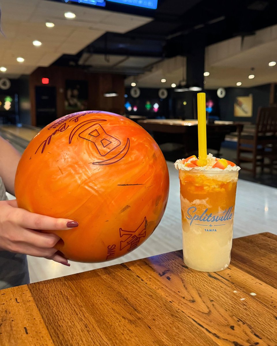 StuffToDoInTB's tweet photo. 🎃🍹 Spooky season just got a whole lot more fun at Splitsville! Head to Splitsville in Tampa for a night of bowling and Halloween themed cocktails and mocktails, including the Witch’s Brew, Mad Scientist Mocktail, and the spooky Fright Flight! 👻🧪✨ https://t.co/FPMe82udgA https://t.co/NPV7nmao97