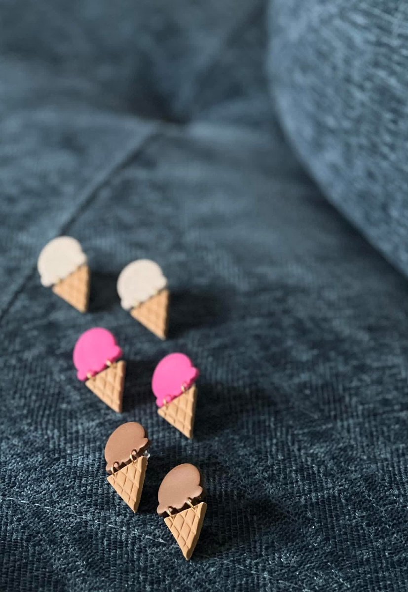 summonedbynat7's tweet photo. You really have to check out the cute collection of earrings from Designs by Danielle Nicole! She has so many styles and colors to compliment any outfit. Her seasonal earrings are truly festive and are sure to get you in the season! https://t.co/nhaUreIvtt