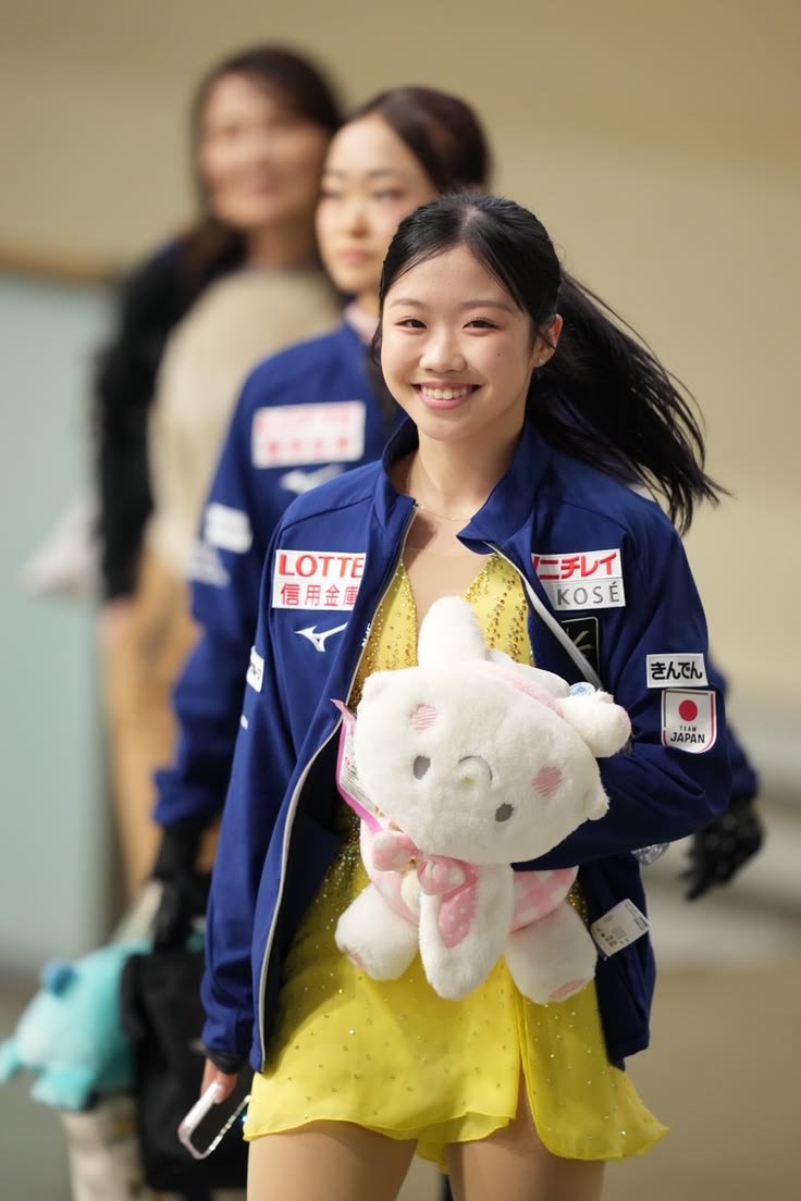 kireiiami's tweet photo. idk how many ppl know this but the plushie that ami always carries around is a character named wish me mell (or just mell) she was designed to help shy, introverted people express simple feelings like gratitude or appreciation.
fun fact: mell has a crush on a boy named Lutz https://t.co/NH0ZsPGDJU