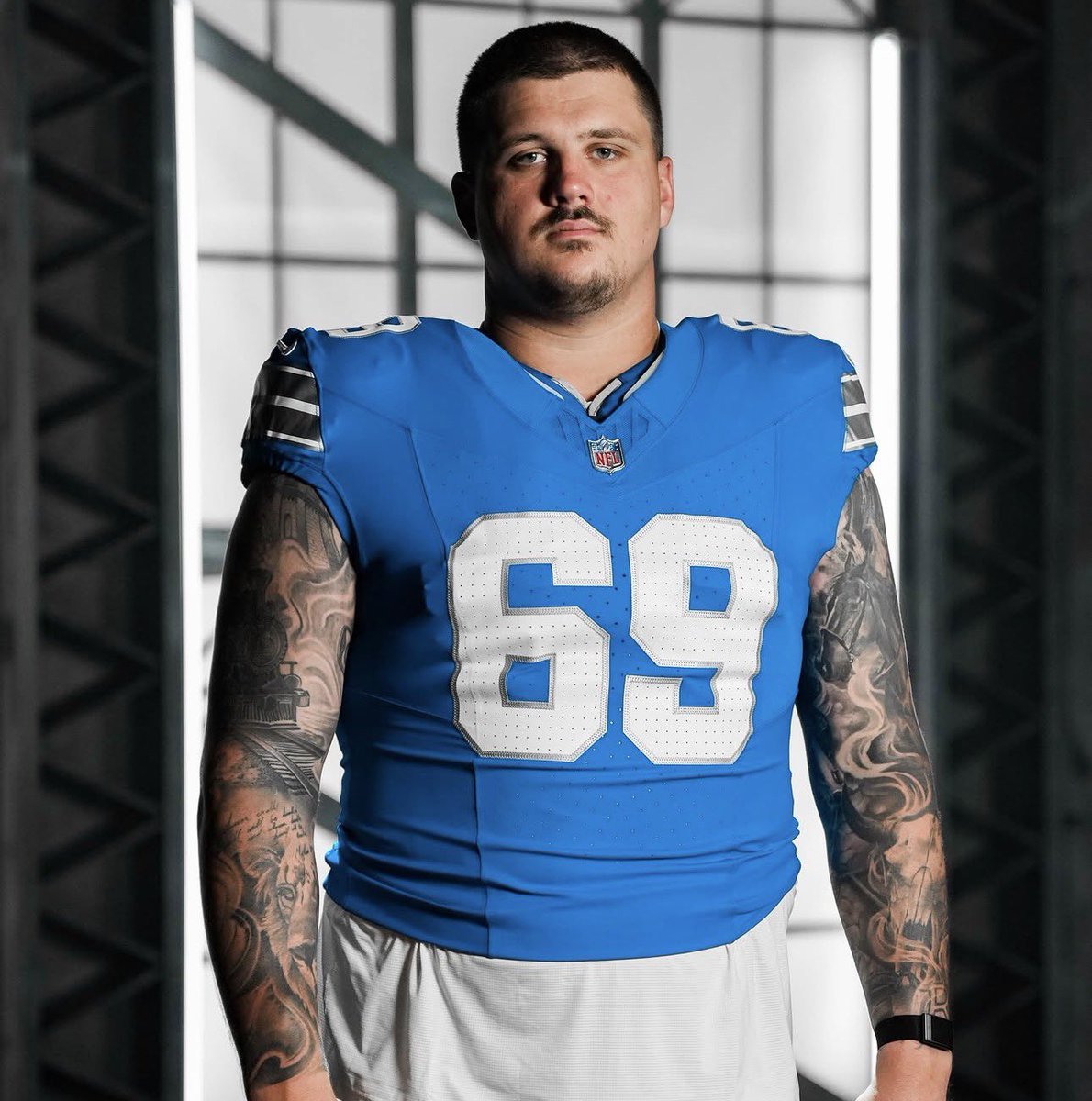 DLNPodcast's tweet photo. No one talks about how good Tate Ratledge has been

Ratledge tied for second in pressures allowed (1)
0 — Sacks, Hits or hurries https://t.co/R37iCcq5yQ
