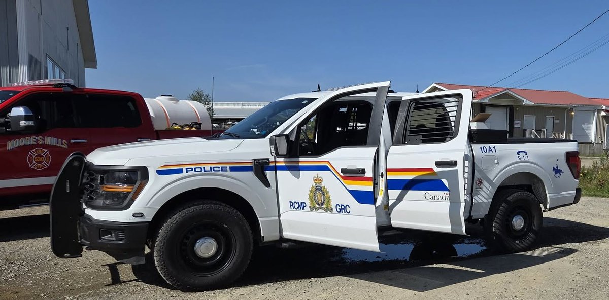 RCMPNB's tweet photo. Thank you to the Kiwanis Club for inviting the St. Stephen RCMP to this month's Touch-A-Truck event. It was a great opportunity to join volunteers, local businesses, and fellow first responders in providing children with a hands-on look at a variety of vehicles. #StStephen https://t.co/93Xy4tgdK4