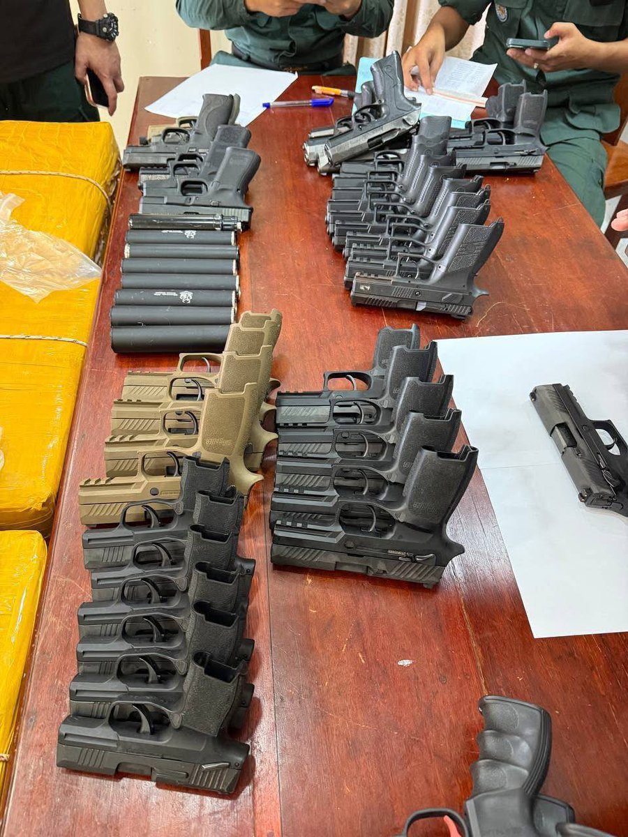 fck86896's tweet photo. @UN Chinese actors in Cambodia are able to freely traffic arms and drugs.The Cambodian government has permitted Vietnamese &amp;Chinese nationals to engage in drug trafficking,human trafficking, and arms trafficking. Cambodia remains a top-ranking country for human and drug trafficking, https://t.co/WDZECqSIzF