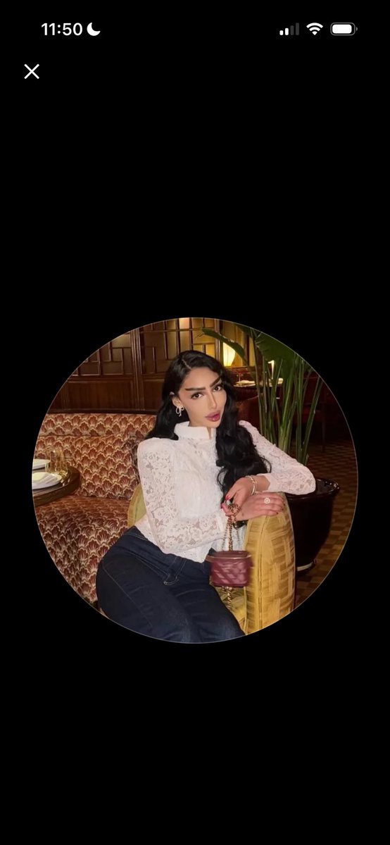 sepadeliaa's tweet photo. j’suis morte de rire vous voyez la meuf qui a dis les grosses c’est des moches, que une femme de ménage a lidl  étais moins bien qu’elle
guettez sa photo de profil mtn 😂😂😂😂😂 c un troll pitié https://t.co/TF6nESP9tU