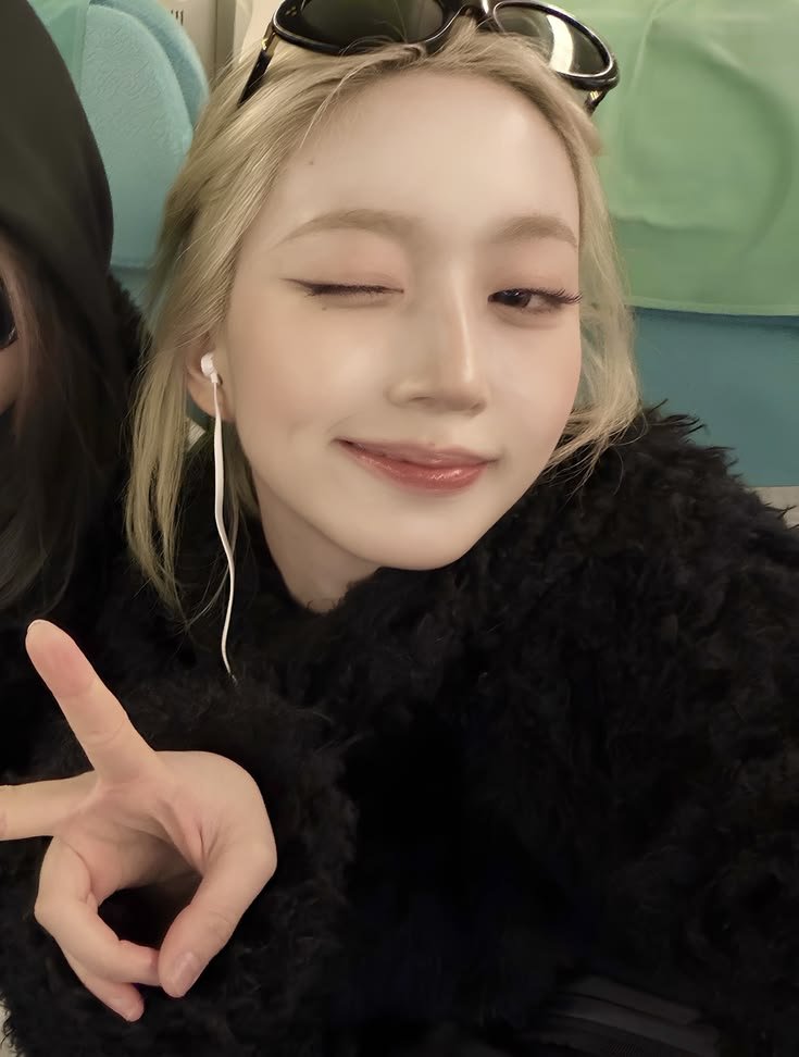 soakse7's tweet photo. Hoy soñé contigo, gracias por aparecer en mis sueños.😊🤍
#NMIXX #엔믹스 #Strange_Muse https://t.co/wFa46PM759