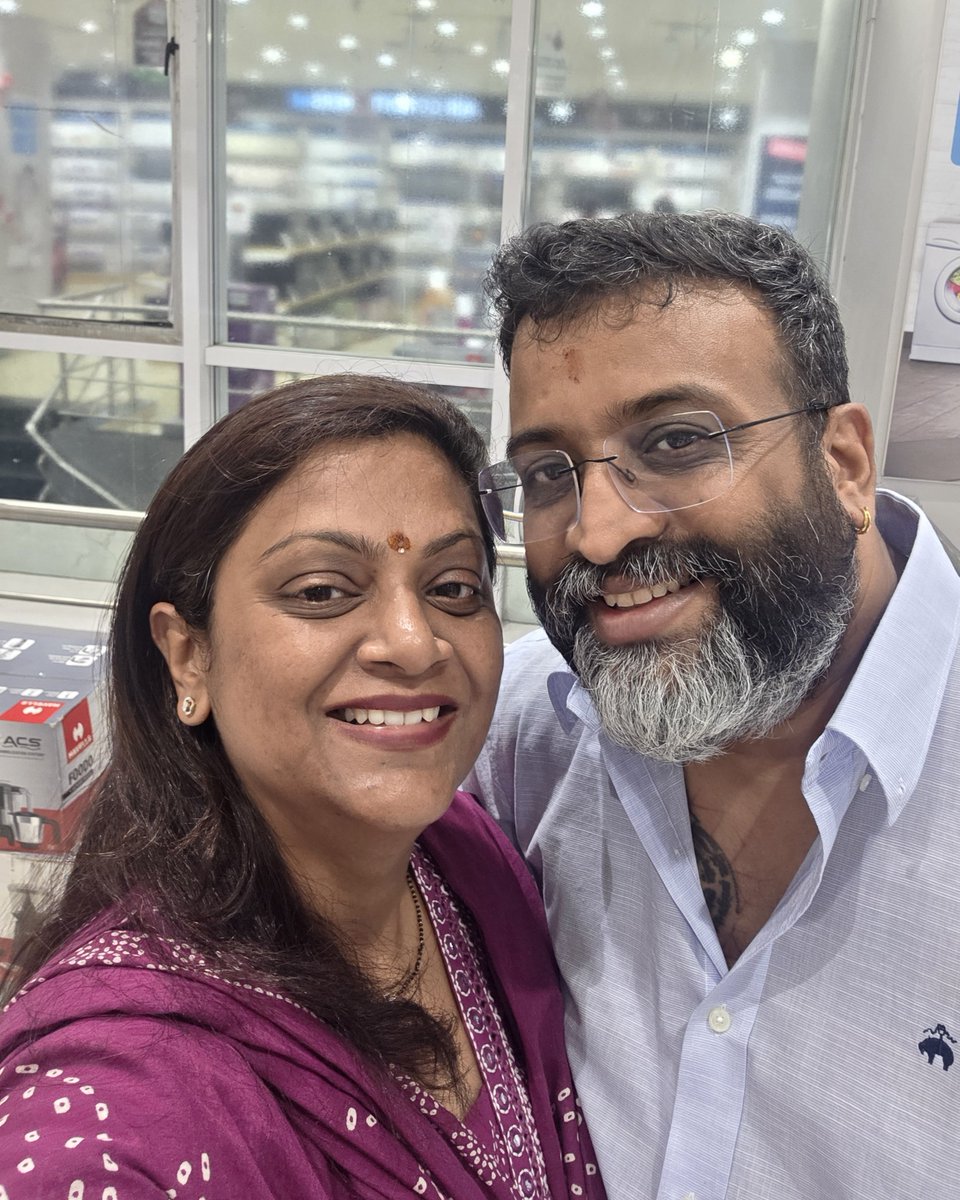 URupwate's tweet photo. Happy...Happy ❤️🥰😍🫶
Aging With Grace😎
#utkarsharupwate #family #selfie #myboy❤️ #together https://t.co/GArznanEum
