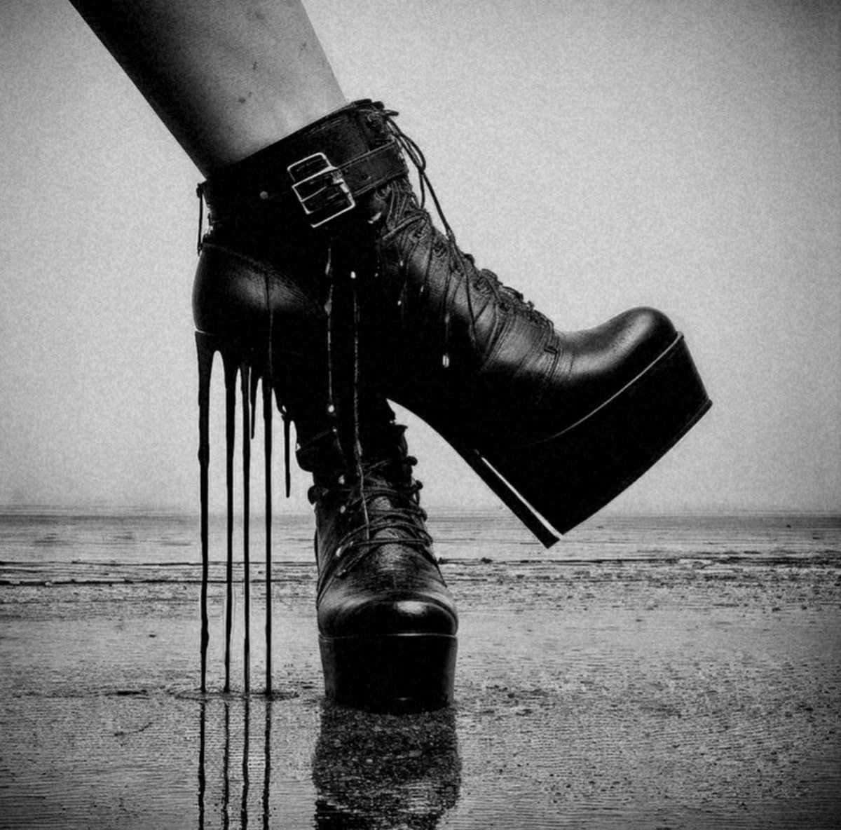ThuysArt's tweet photo. #abstractart #surrealart #boots #gothbeach #digitalart #beach #goth #stripperboots #blackandwhite https://t.co/2T9RnXSpoC