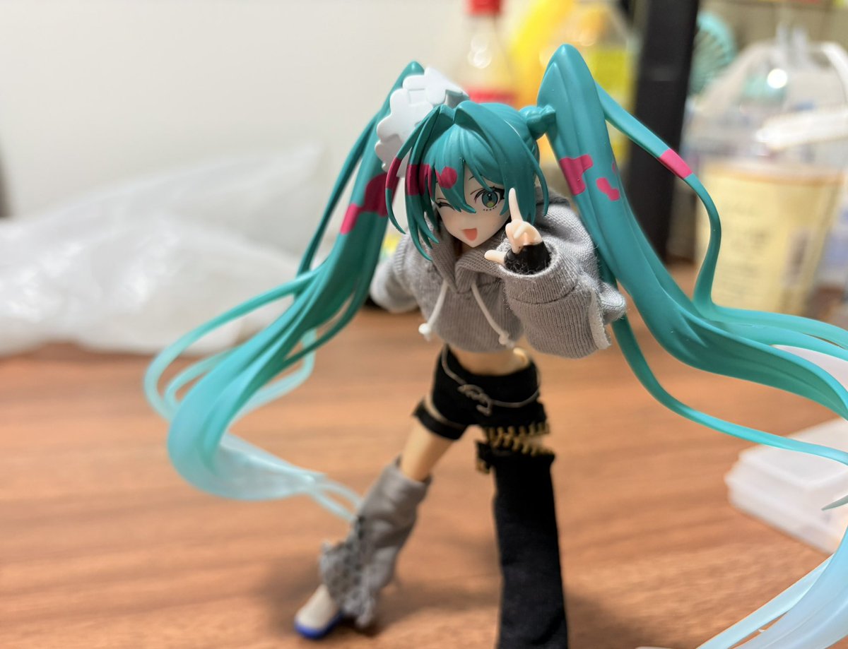 Hatsune01_love's tweet photo. イヴのかわいい集
理由↓
①長女とのじゃれ合い
②よく分かんない決めポーズ(cute
③ハグ所望
④寝起き
#figmaster https://t.co/9GxiR56kDn