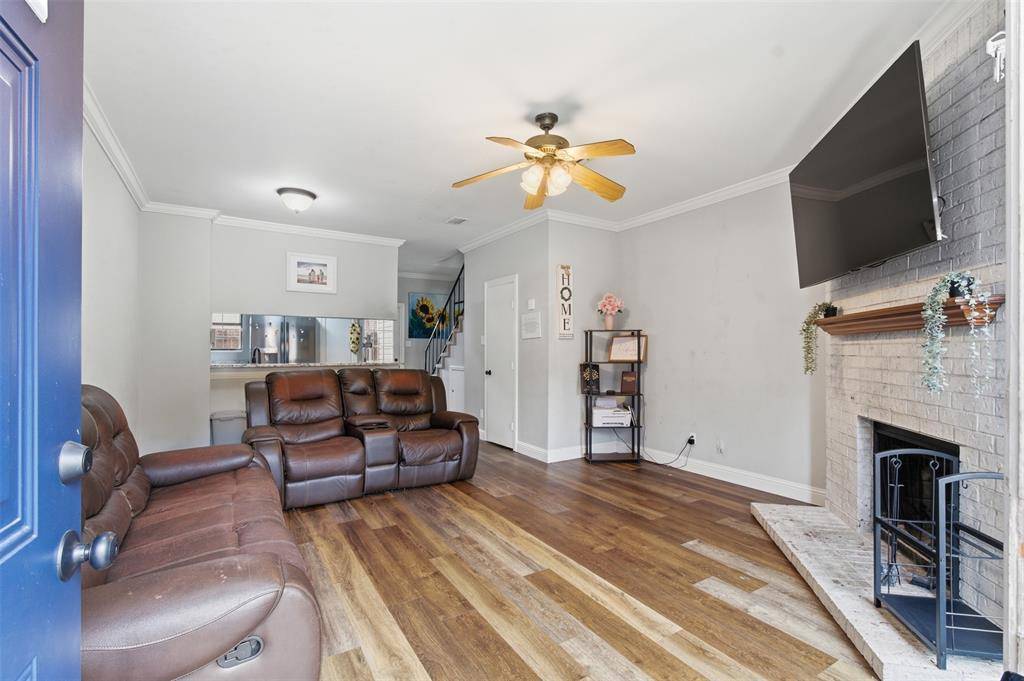 GuyDFWRealtor's tweet photo. Updated 2-bed, 2-bath Coppell condo: $239,000 with granite counters, stainless appliances and a community pool.
https://t.co/O14ucO8rCI
#Coppell https://t.co/r7AirEOO2S