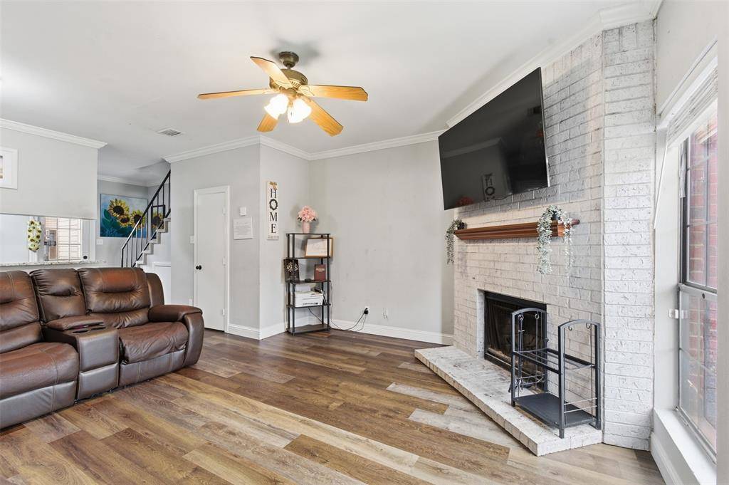 GuyDFWRealtor's tweet photo. Updated 2-bed, 2-bath Coppell condo: $239,000 with granite counters, stainless appliances and a community pool.
https://t.co/O14ucO8rCI
#Coppell https://t.co/r7AirEOO2S