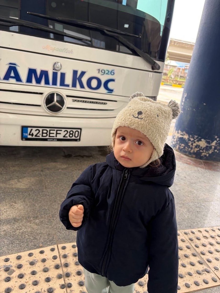 Nurbbc11's tweet photo. Aile birliği, sağlık ve can güvenliği anayasal haktır. Kontenjan açılmadığı için 3 yıldır eşimizi, çocuğumuzu göremiyoruz. @Yusuf__Tekin il emrinin yeniden değerlendirilmesini talep ediyoruz. #AilemiVerYusufTekin ⌛😔👨‍👩‍👧 https://t.co/rOnOD6vWk7