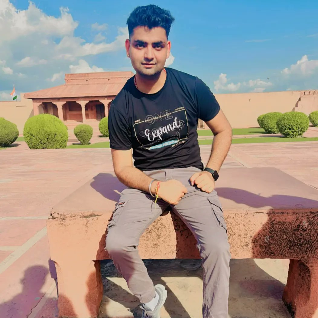 DoriaSugg's tweet photo. Museum × Fatehpur Sikri https://t.co/D8javK3Sv0