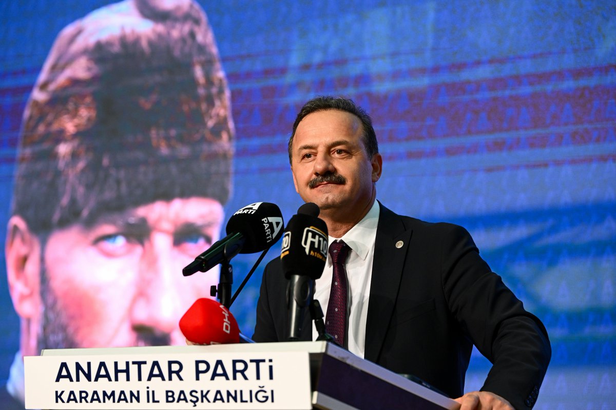 medyaboru's tweet photo. Yavuz Ağıralioğlu: (Fon Mağdurları)

"Bu insanlar bu parayı kolay kazanmadılar.

Evinden artırdı.
Maaşından artırdı.
Çocuğunun geleceği için biriktirdi.
Emekliliği için kenara koydu.

Sonra devletinin denetlediği piyasalara güvenip parasını yatırdı.

455 binden fazla vatandaşımızın parasının hesabı verilmeden bu dosya kapatılmamalıdır."