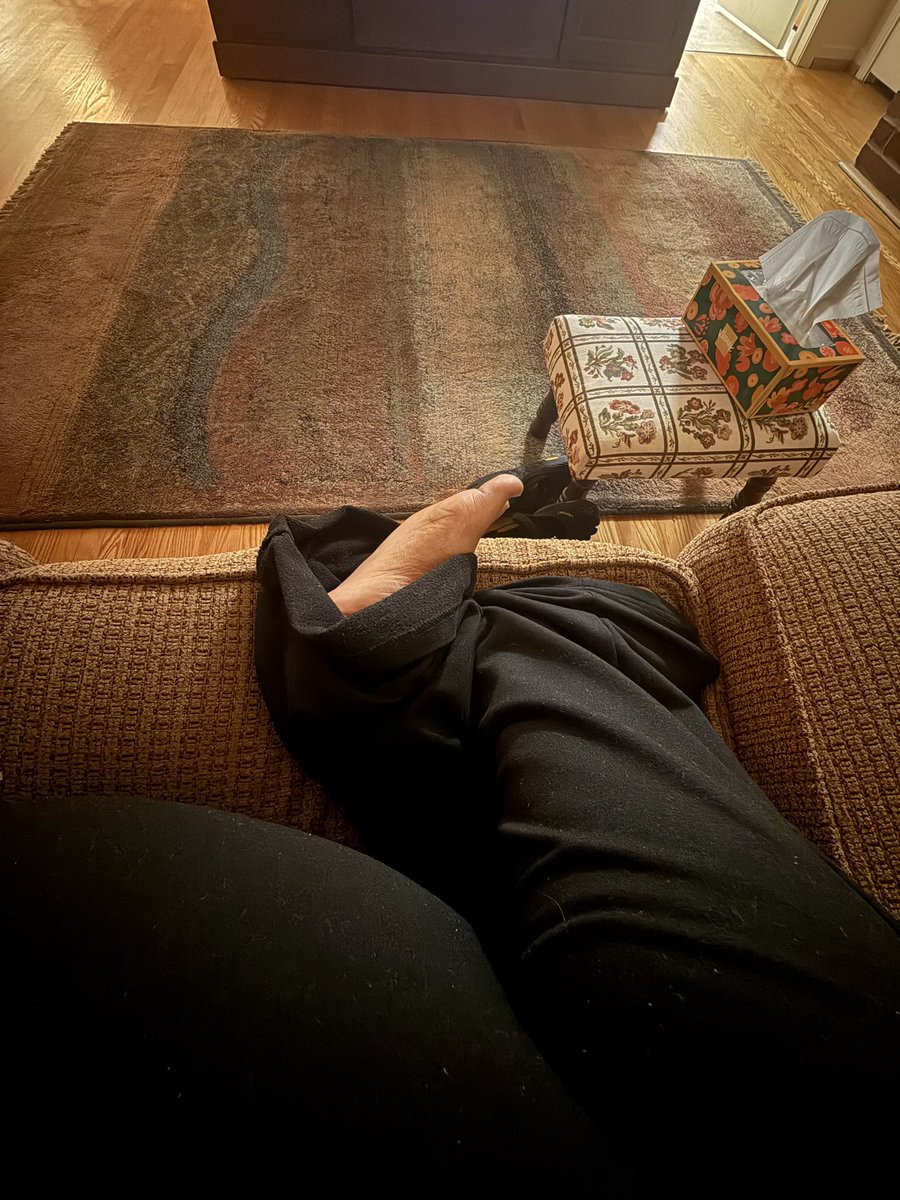 Lil__bitttx3's tweet photo. Foot Fetish Friday 🤭🖤 just getting comfortable #FootFetishFriday https://t.co/qI2ZL64xow