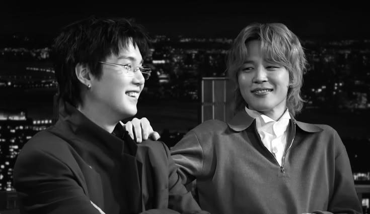 WhoIMustBe's tweet photo. Jm+Yg https://t.co/zLa0nbAcZH