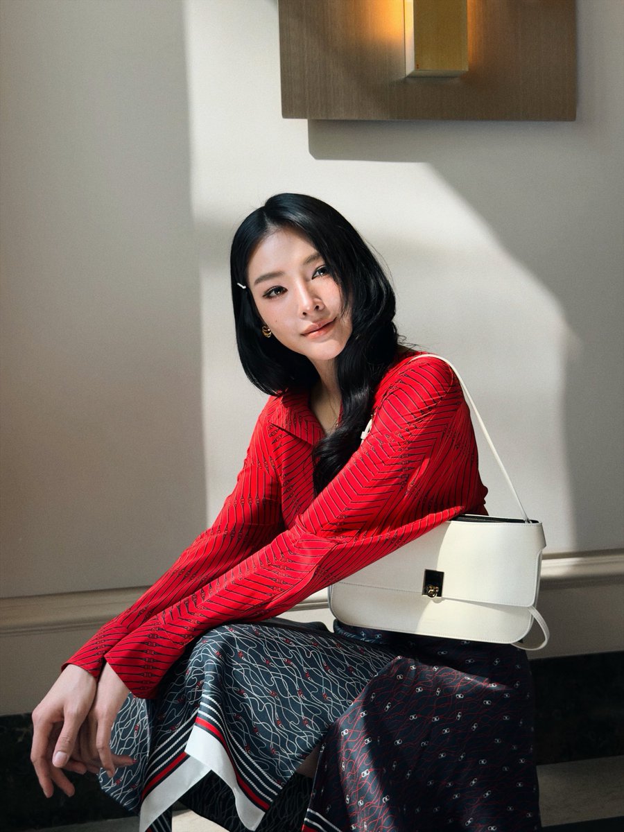 malisorn00's tweet photo. Staying somewhere beautiful has its perks @Ferragamo 

#FerragamoSS27
#Ferragamo
#FerragamoXFaye
#FerragamoCaraBag https://t.co/hm9bII0tB5